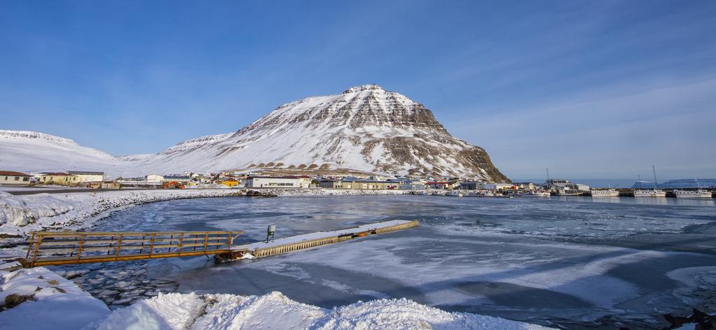 Einarshúsid Guesthouse Bolungarvík Exterior foto