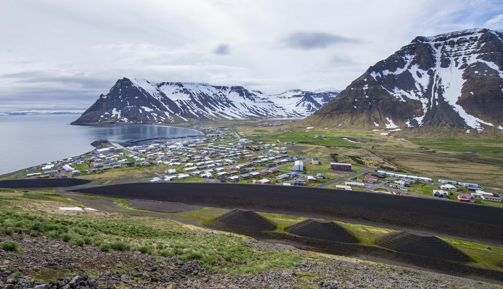 Einarshúsid Guesthouse Bolungarvík Exterior foto
